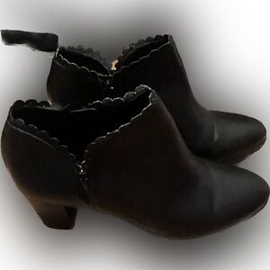Jack Rogers Marianne Scalloped Ankle Bootie Black Leather Block Heel